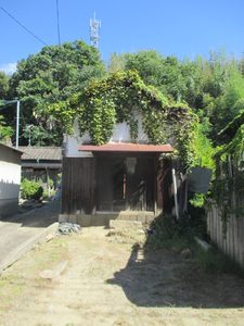 倉敷市児島田の口 木造倉庫解体工事の解体後｜石垣の基礎を残した引き渡し状態