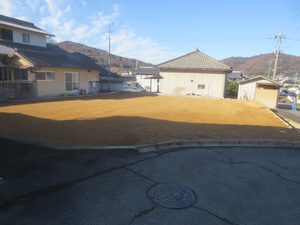 岡山市東区瀬戸町 木造解体撤去工事の完工後｜真砂土で整地した更地